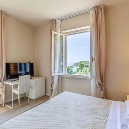 Rosa Dei Venti Отель Леричи